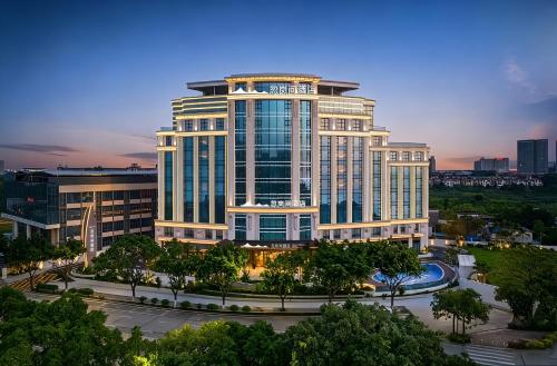 Healing Mind International Hotel Panyu Square Metro Station Branch - Free Deliver Service to Guangzhou Baiyun International Airport & Free Shuttle Bus to Canton Fair Complex During Canton Fair Period