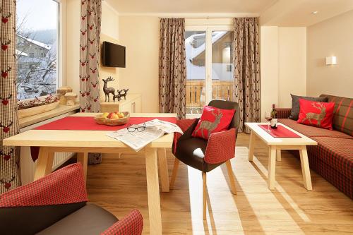 2 bedrooms, 3 beds