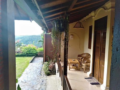 Meme Surung Homestay - Tap to explore photos
