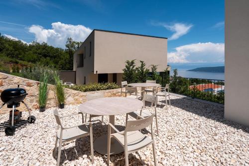 Skats, Casa Meer an sea-view retreat with panoramic pool in Zagorje