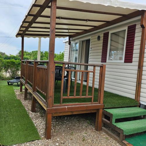 Bungalow charmant à Fréjus avec piscine