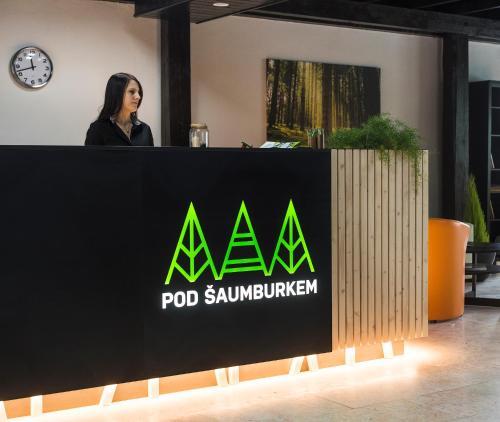 波德桑布爾肯酒店 (Hotel pod Saumburkem) in 拉伊諾確維察