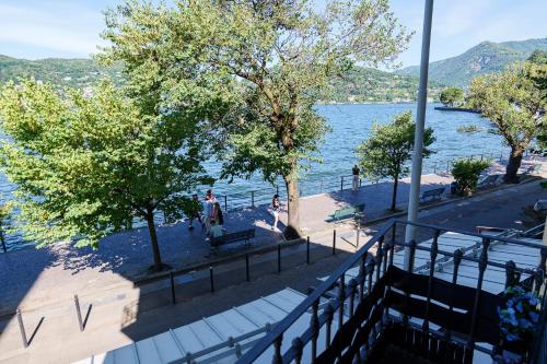 Dionigi Lake Front Apartment