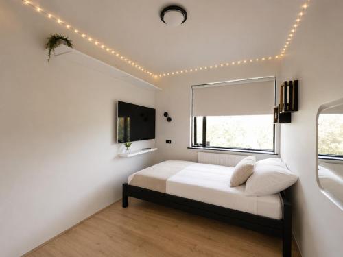Spacious 4BR Home with Esja and Bay Views - Sleeps 8 in 林德賽爾