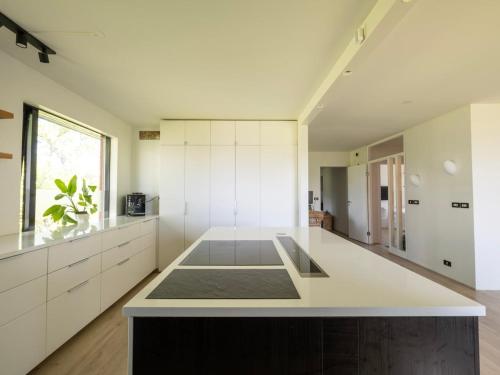 Spacious 4BR Home with Esja and Bay Views - Sleeps 8 in 林德賽爾
