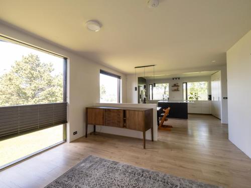 Spacious 4BR Home with Esja and Bay Views - Sleeps 8 in 林德賽爾