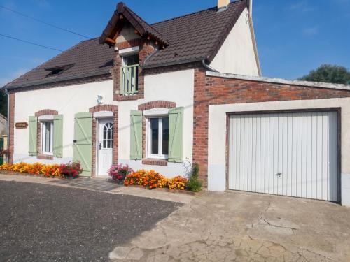 Viesnīcas āriene, Maison charmante à Bléneau avec jardin et équipements modernes (Maison charmante a Bleneau avec jardin et equipements modernes) in Bleneau