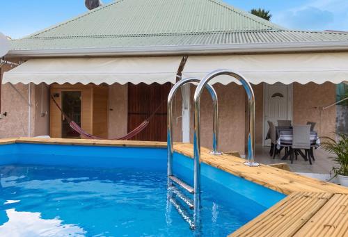 Villa enchanteur à Sainte-Anne avec jardin et piscine privée - Location, gîte - Sainte-Anne