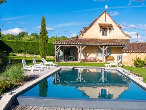 Villa charmante à Issac avec piscine privée gîte à louer Leymonie