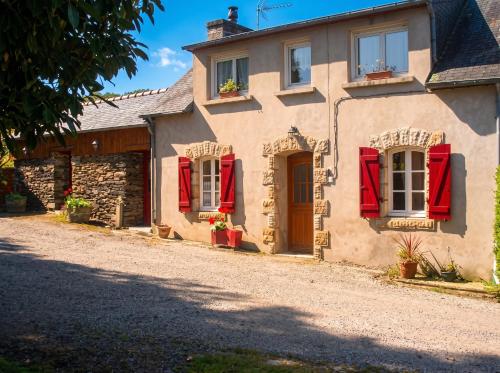 Maison de charme à Laz + Jardin gîte à louer Pont-Pol-ty-glas