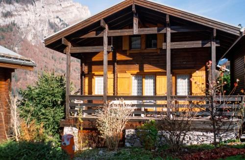 Chalet cosy à Sixt-Fer-à-Cheval avec vue sur la montagne