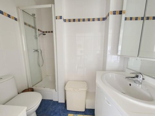 Comfortable Apartment in Blankenberge 40 sqm parking - image 2