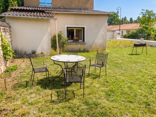 Dārzs, Maison conviviale avec jardin à Raslay, 80 m² (Maison conviviale avec jardin a Raslay, 80 m²) in Morton (Poitou-Charentes)