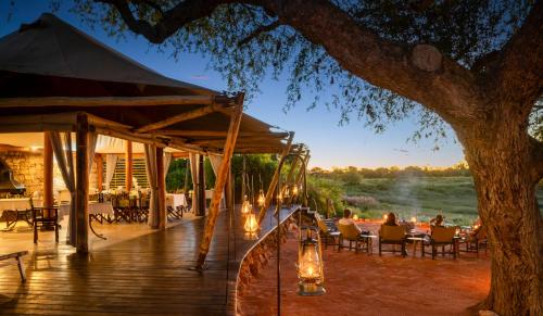 Iekārtas, Onguma Tented Camp in Mokuti Lodge