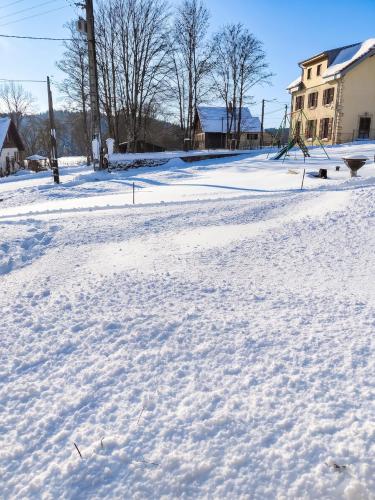 Chalet spacieux avec jardin à La Longeville (Chalet spacieux avec jardin a La Longeville) in Montbenoit