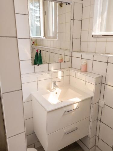 Ванна кімната, Appartement confortable à Rosny-sous-Bois, 38m² + Vue sur la ville (Appartement confortable a Rosny-sous-Bois, 38m² + Vue sur la ville) in Росні-су-Буа