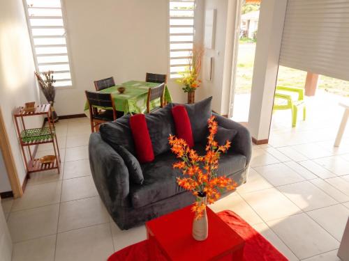 ห้องพัก, Bungalow cosy à Sainte-Anne avec vue jardin (Bungalow cosy a Sainte-Anne avec vue jardin) in มาเร่ เกลลาร์ด