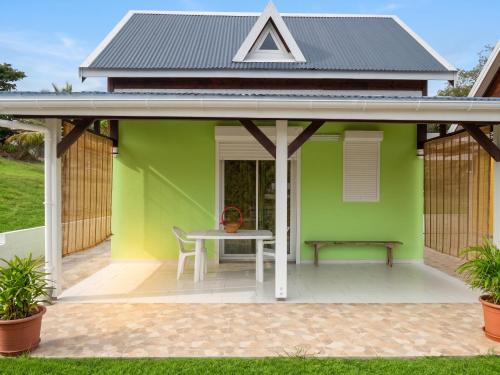 Balkons/terase, Bungalow confortable près de Sainte-Anne, 42 m² avec terrasse (Bungalow confortable pres de Sainte-Anne, 42 m² avec terrasse) in Mare Galjarda