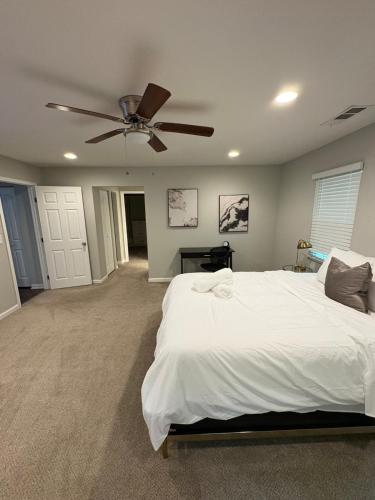 Charming 3BR Bungalow 10 min to Midtown & Stadium in Collier Heights