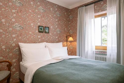 1 twin bed