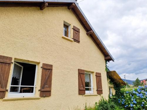 Maison de charme à Rougegoutte avec jardin et barbecue gîte à louer Giromagny