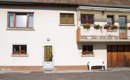 Maison enchanteur à Berrwiller avec jardin paisible gîte à louer Berrwiller