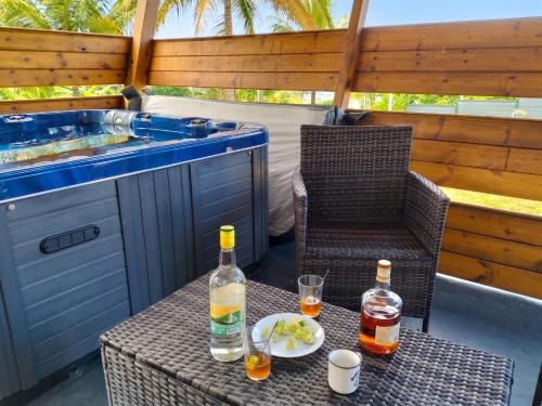 Spa, Villa moderne avec piscine a Sainte-Rose, 160 m² in Sainte Rose