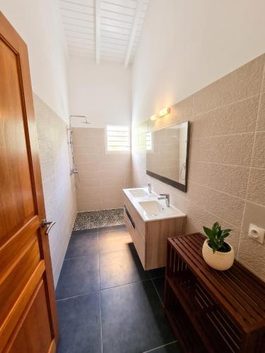 Villa moderne avec piscine a Sainte-Rose, 160 m² in Sainte Rose