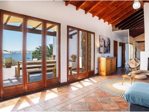 Modern 3-Bedroom Villa in Lajares with Private Pool