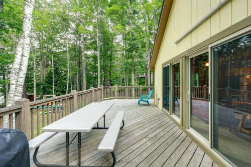 Cozy Chemo Pond Cabin w/ Dock & Waterfront Views in Holden (ME)