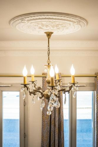 Chic French Studio