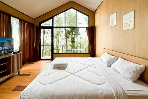 Tenggir Park Cottage and glamping Tawangmangu in Karanganyar