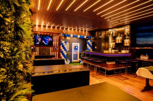 Bar/lounge, Hotel octavia in Imphal