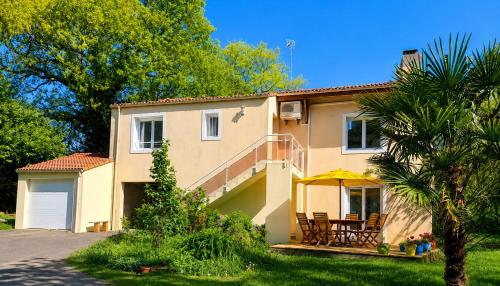 4 bedrooms, 7 beds