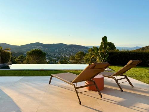 Contemporary Sea View Villa near Beach