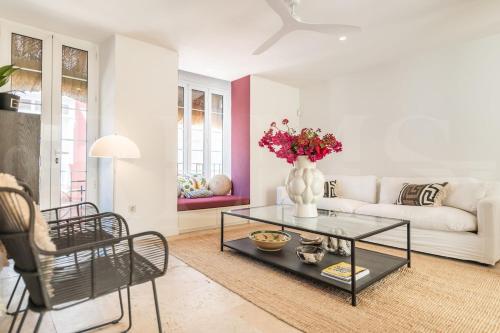 Peaceful 4BR Townhouse with Rooftop Terrace REMS