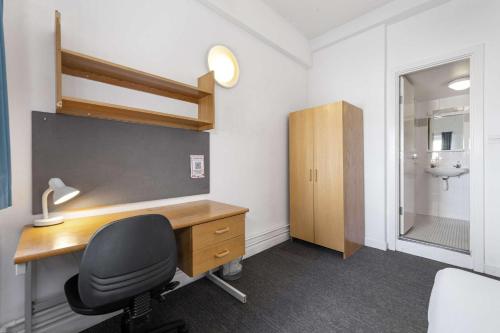 Single Ensuite Room in South Bank London 2