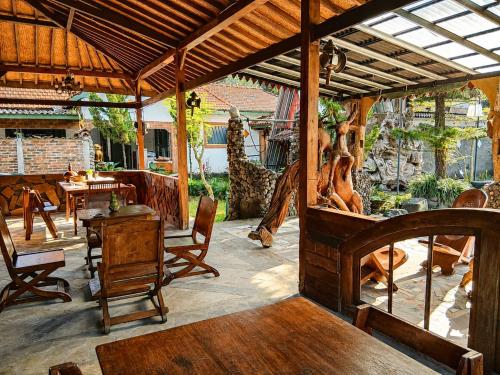 Restaurant, Aurora Living Merapi Jogja in Kaliurang