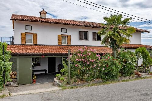 APARTMA BrdonKA in Vipolže