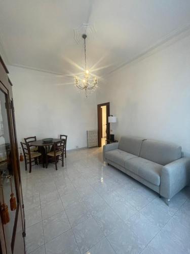 Vintage Roman Living in Flaminio