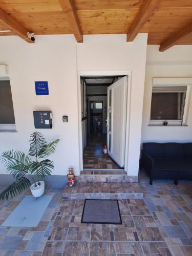 Apartment Lela - self check-in and check-out