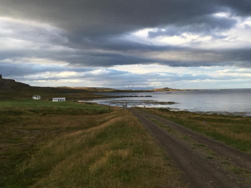 Viesnīcas āriene, Borgir - The House by the Sea in Berufjardarvatn