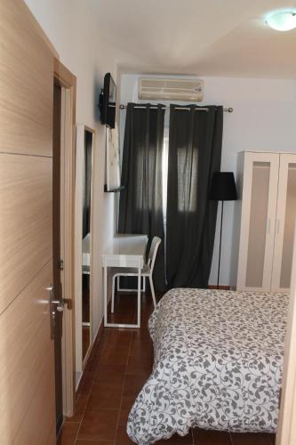 Hostal Montilla Sotogrande - image 2