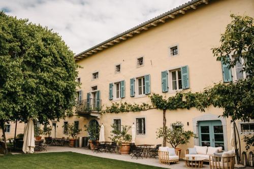 Exterior view, Villa Fabiani, Historic Wine Estate, Stanjel in Stanjel