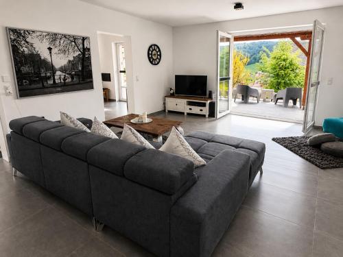 Moderne Ferienwohnung Zur Aussicht mit Panorama-Terrasse in Schwalefeld, Deutschland