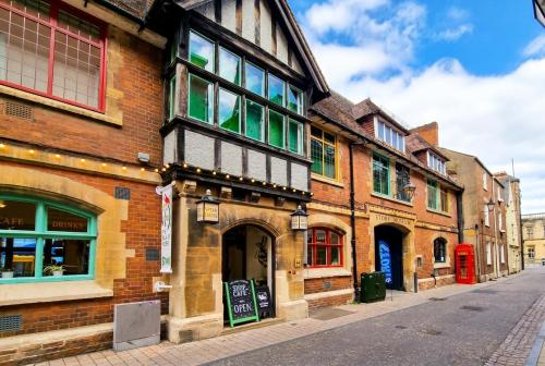 Boutique 3-bed Oxford Home, Garden & Parking - 牛津