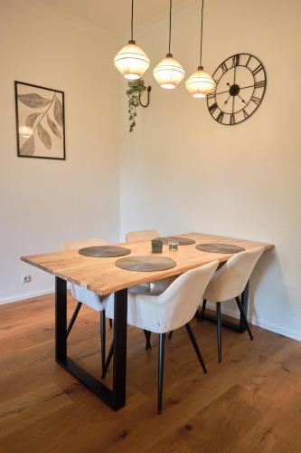 Létesítmények, NEU! Stilvolle Altbauwohnung - Ruhig mit Blick ins grüne (NEU! Stilvolle Altbauwohnung - Ruhig mit Blick ins grune) in Stolberg (Rhineland)