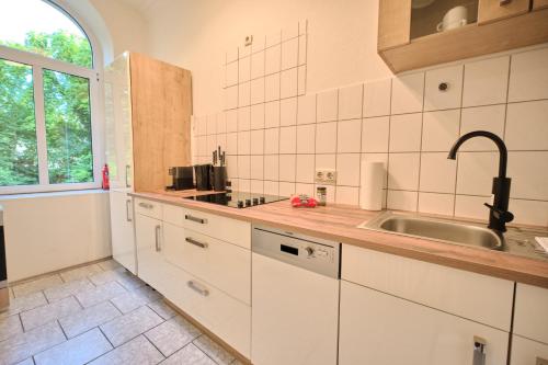 Konyha, NEU! Stilvolle Altbauwohnung - Ruhig mit Blick ins grüne (NEU! Stilvolle Altbauwohnung - Ruhig mit Blick ins grune) in Stolberg (Rhineland)
