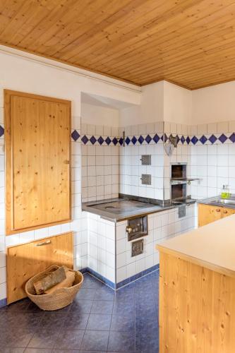 Kitchen, Biobauernhof Gegg in Garanas