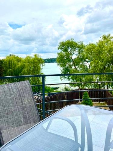 شرفة/ تراس, Apartament Przystań Czos (Apartament Przystan Czos) in مراجوا